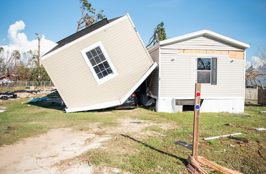 2 Easy Ways To Prepare Your Mobile Home For A Storm