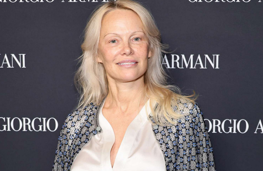 Celebrities Who Live In Mobile Homes - Pamela Anderson