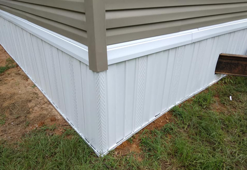 Mobile home skirting