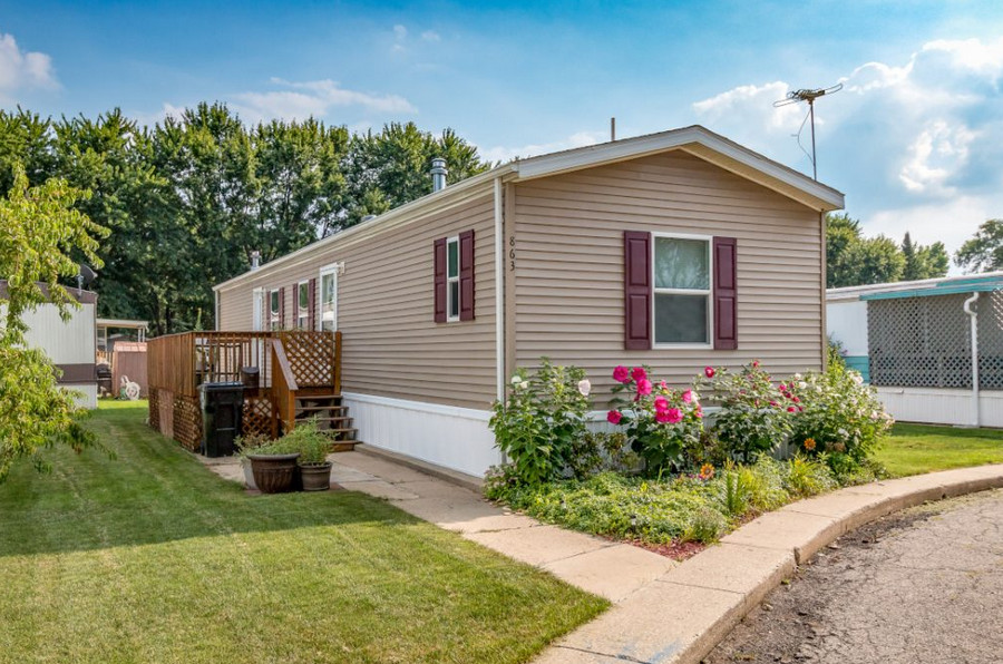 Should I Buy a Mobile Home or a Traditional House