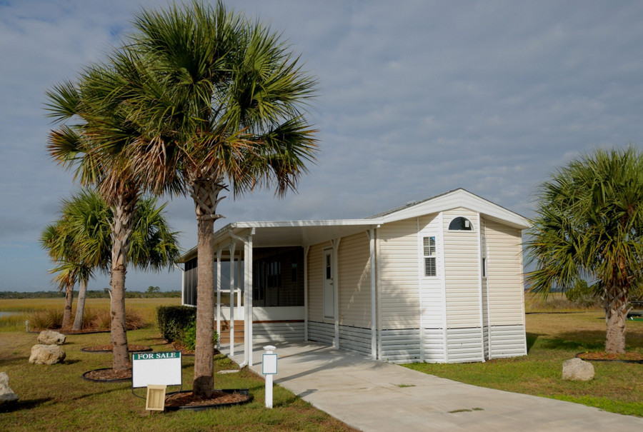 Should You Sell Your Sarasota Mobile Home Now Or Wait