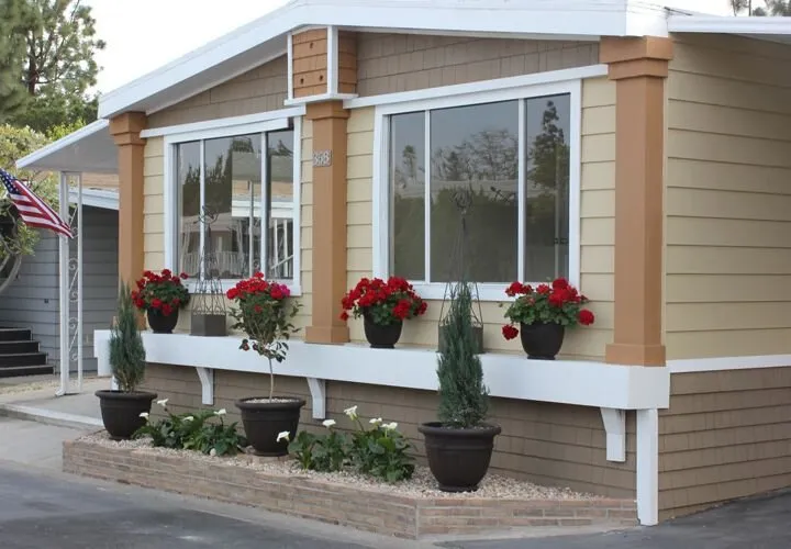 The Risks and Rewards of Buying a Mobile Home