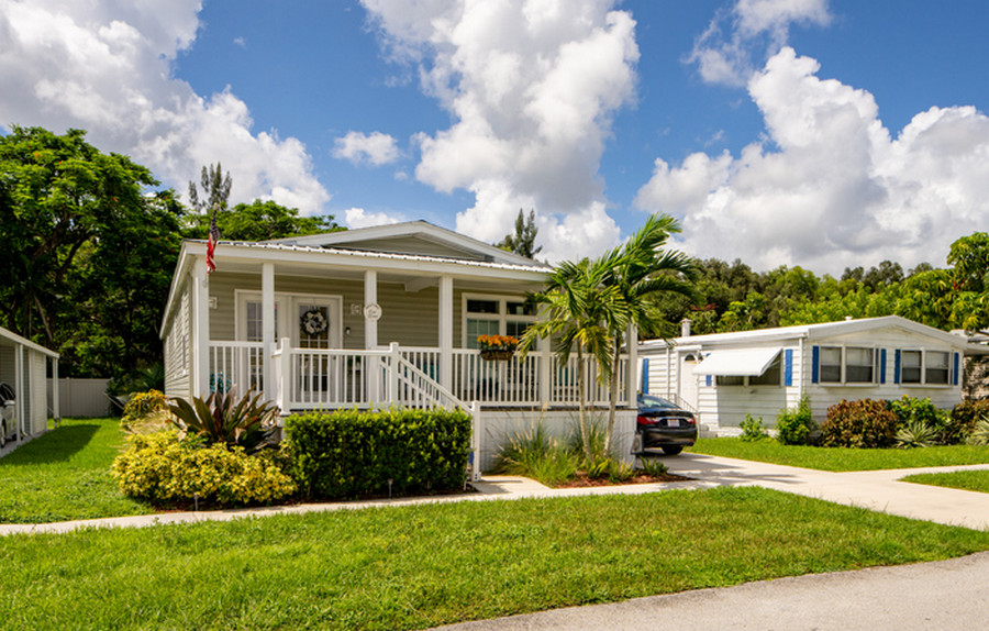 benefits of mobile home living