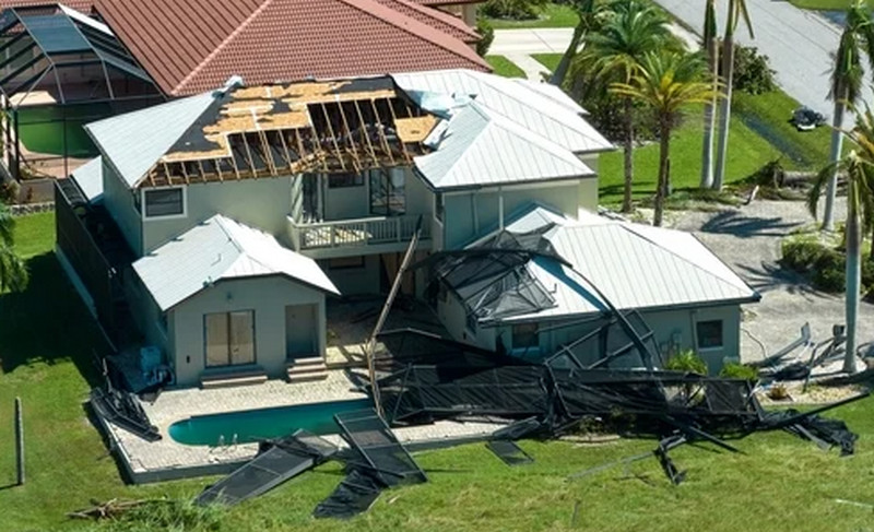 tips for Sarasota mobile home owners during hurricane season