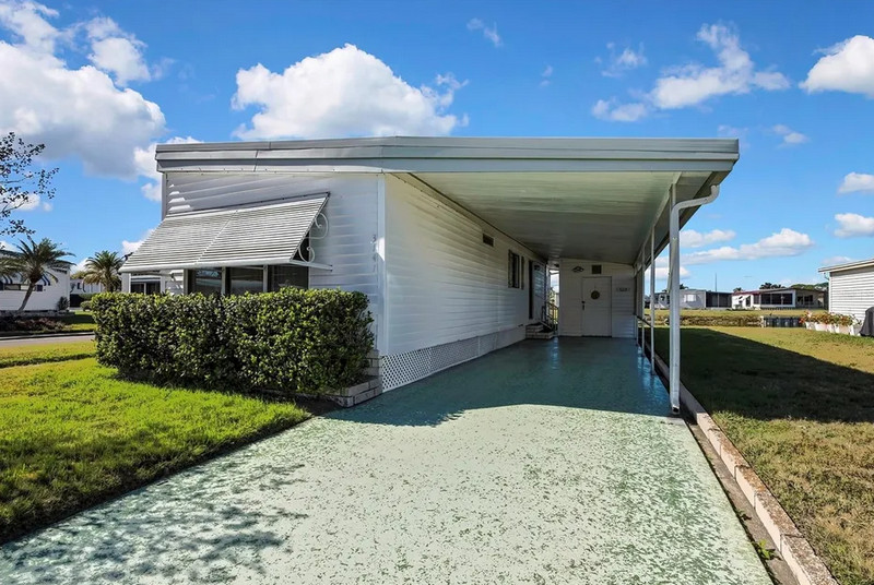 Become a Mobile Home Sales Agent in East Naples, Florida