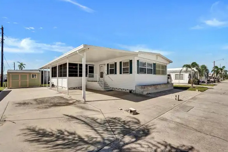 become a mobile home sales agent in Ellenton