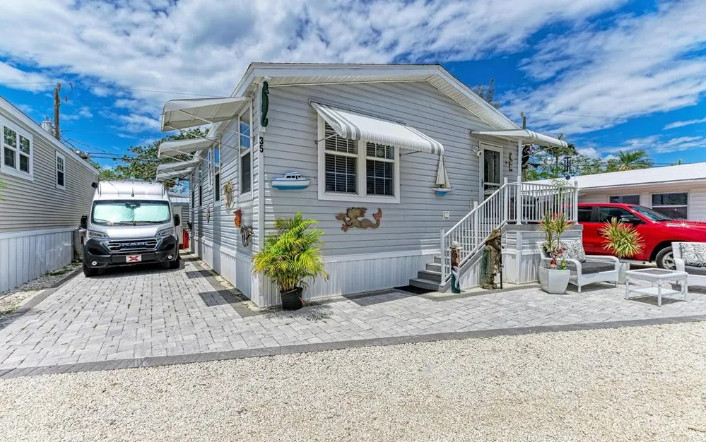 become a mobile home sales agent in Longboat Key