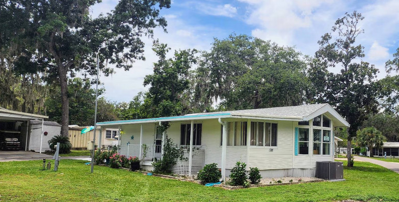 become a mobile home sales agent in Naples Manor