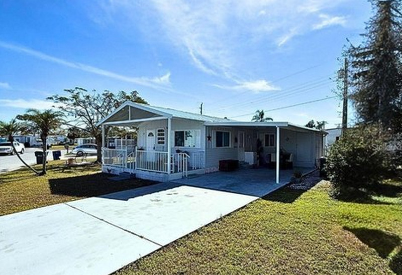 mobile home sales agent in Laurel