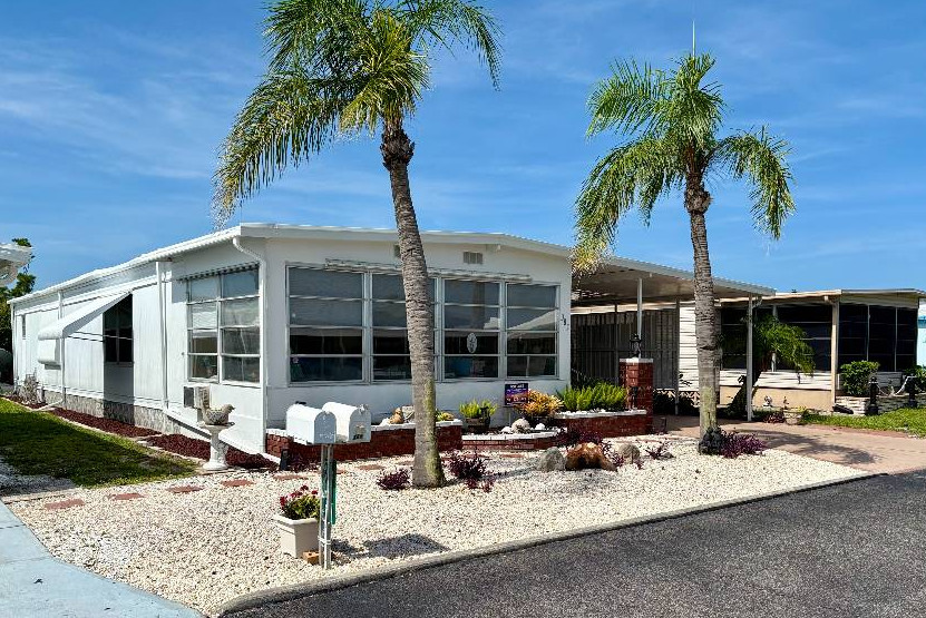 mobile home sales agent in Nokomis