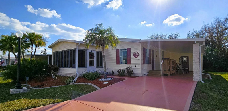 become a mobile home sales agent in Lochmoor Waterway Estates