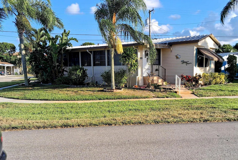 retire in a Florida mobile home community