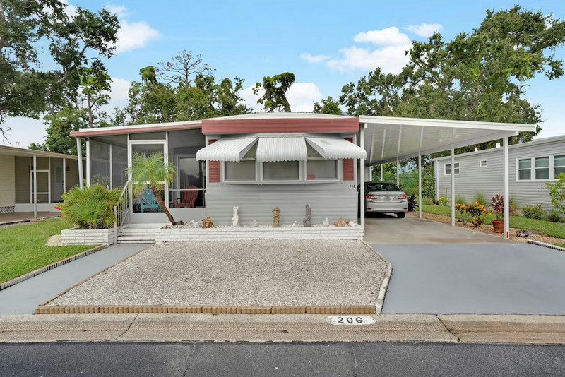 Become a Mobile Home Sales Agent in Miami Gardens, Florida