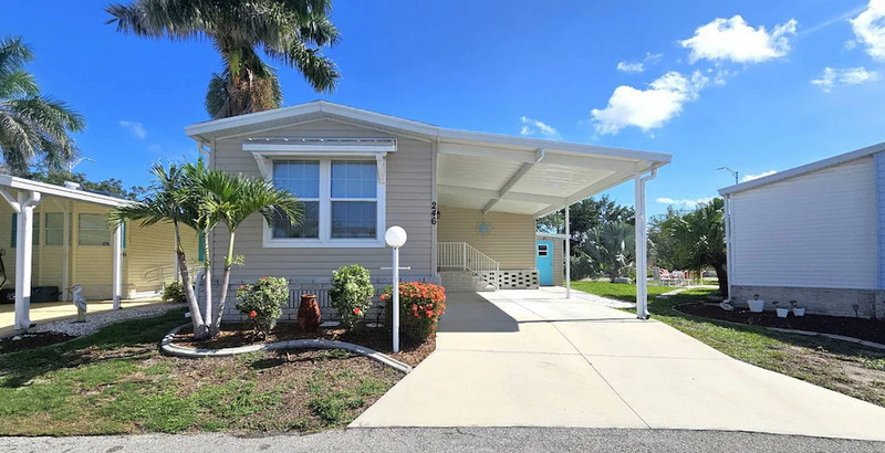 are mobile homes safe during a storm