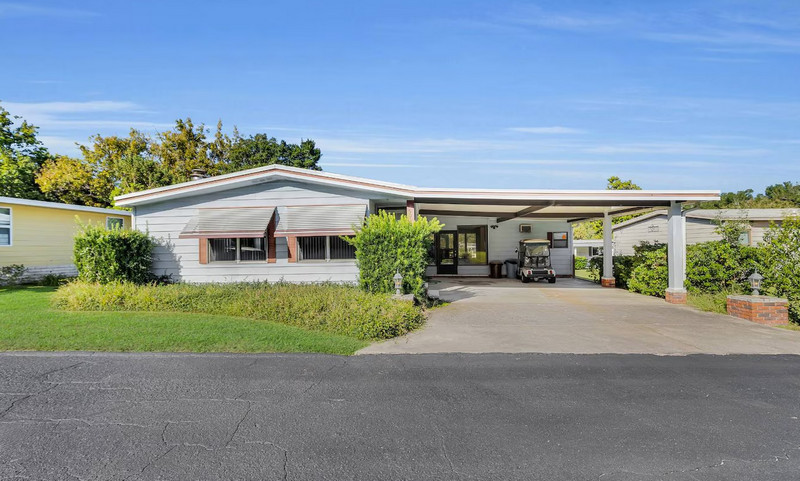 buying new vs. pre-owned mobile homes