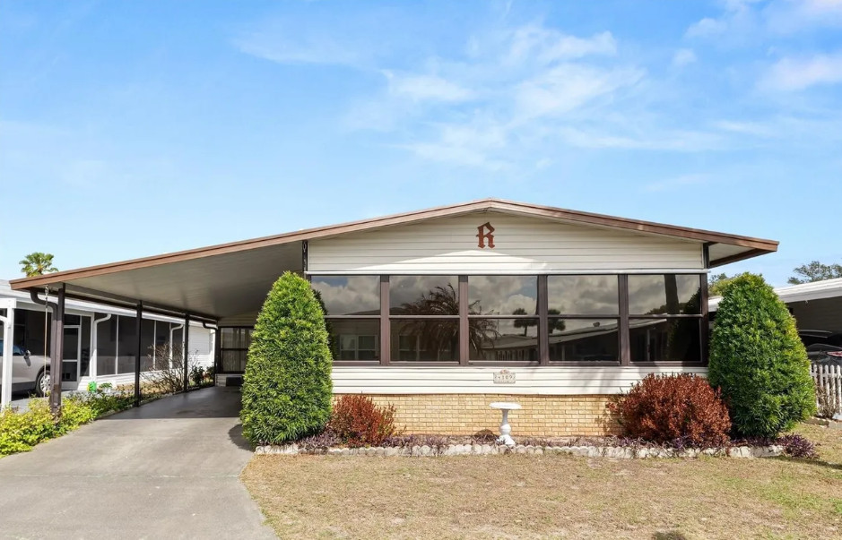 Are Fixer-Upper Mobile Homes a Good Investment in Florida?