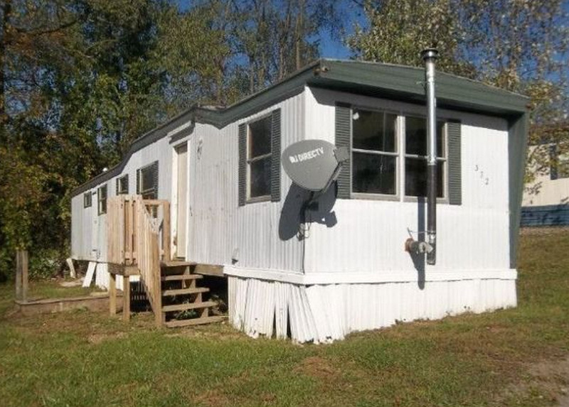 The Pros and Cons of Buying a Fixer-Upper Mobile Home in Florida