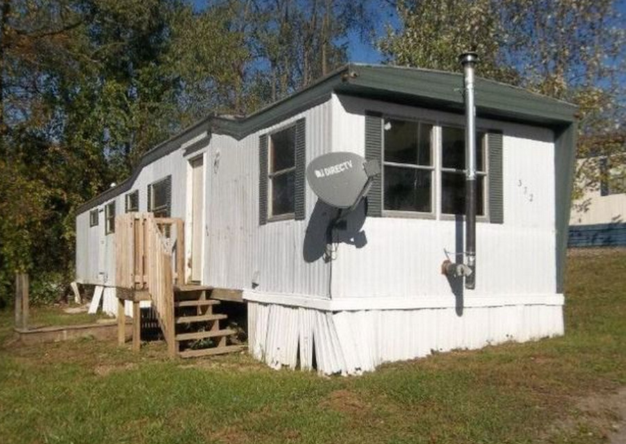 Pros and Cons of Fixer-Upper Mobile Homes in Florida